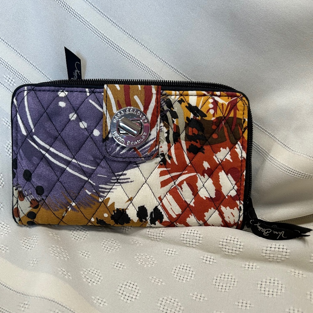 Vera Bradley Turnlock Wallet - Picture 1 of 4